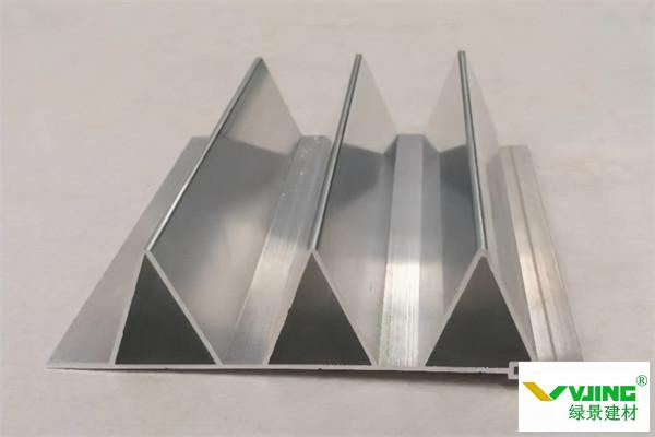 鋁合金波紋板的特點