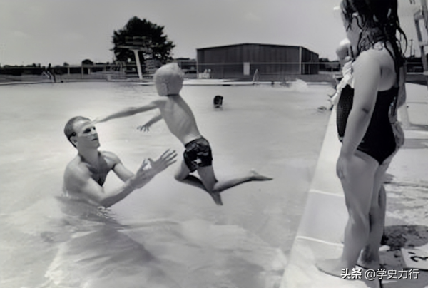 1951年，美國士兵坐轟炸機返航墜機，離奇經歷讓他捧上&OpenCurlyDoubleQuote;小金人&rdquo;
