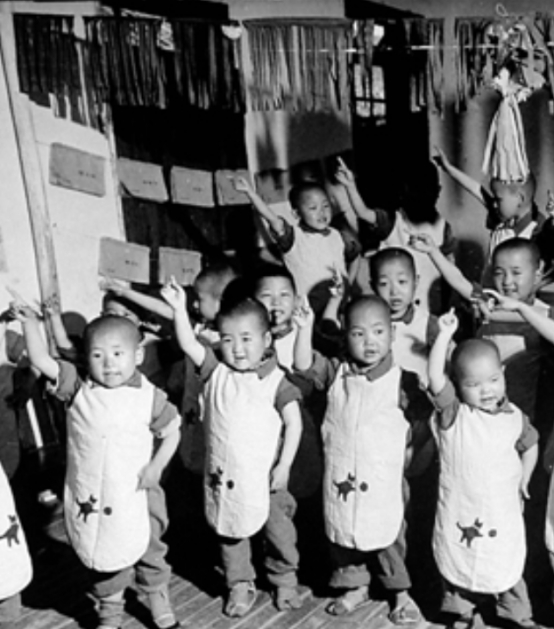 她是第一任衛生部長,丈夫馮玉祥,女兒馮理達參與非典救治工作 她是第一任衛生部長,丈夫馮玉祥,女兒馮理達參與非典救治工作