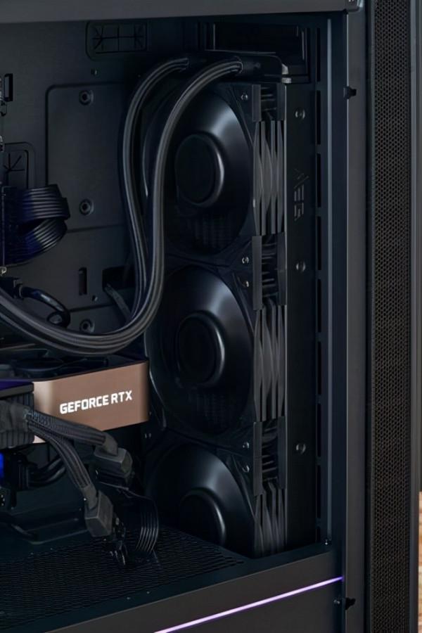 微星DIY全家桶裝機體驗：顏值與格調兼備