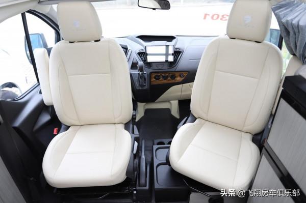 柴油三寶+前置升降吊床,小飛象房車精緻內飾,吃住娛樂一車多用 柴油三寶+前置升降吊床,小飛象房車精緻內飾,吃住娛樂一車多用