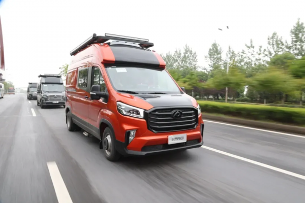 年輕時尚範 瑞弗·啟界R600 堪比C型的大空間 內外均豪華 住得就是舒服