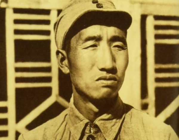 徐向前2次救下一小兵的命，後來他卻成了徐帥上級，官至副國級