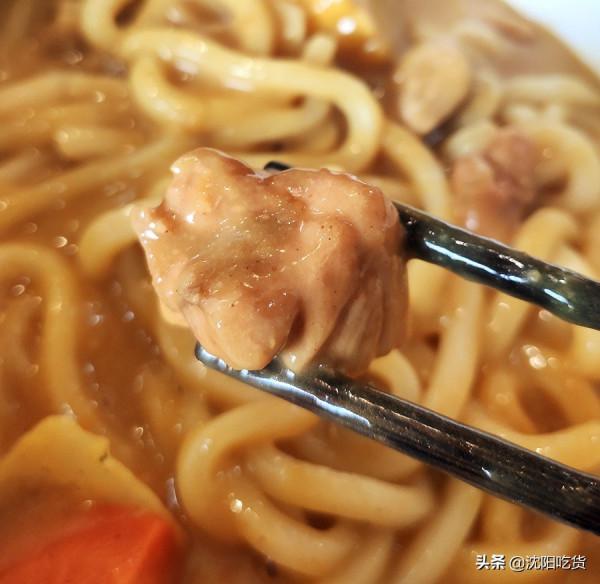 咖哩裡面加麻醬，這創意好啊，我把咖哩湯都喝了