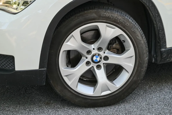 十萬買二手SUV寶馬X1,人車合一,到手即開 十萬買二手SUV寶馬X1,人車合一,到手即開