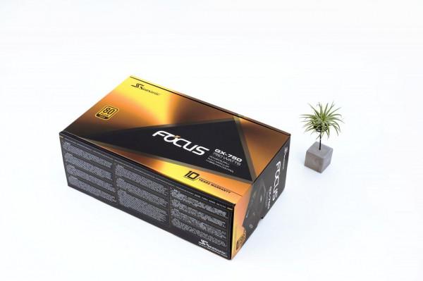 12代intel系統-C34視界內白外黑ATX水冷整機show