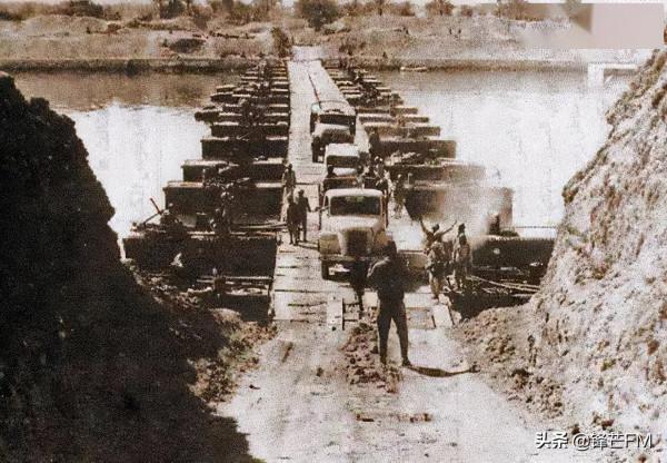 牽引炮上跳下4人,手持衝鋒槍掃射,回顧埃及總統薩達特遇刺事件 牽引炮上跳下4人,手持衝鋒槍掃射,回顧埃及總統薩達特遇刺事件