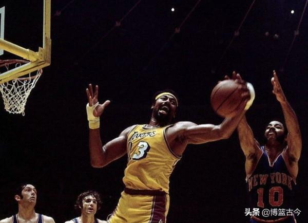 如果以NBA整個歷史為範疇，頂級巨星都有誰？細算下來不過12人