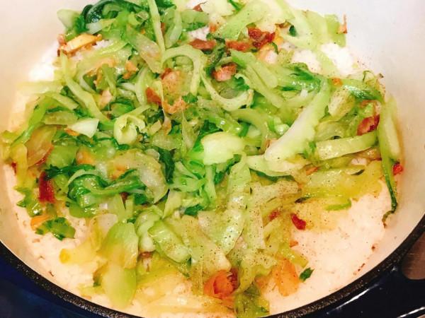 天冷，80歲奶奶最喜歡用臘肉這樣做，軟糯鮮香有營養，好吃還不貴