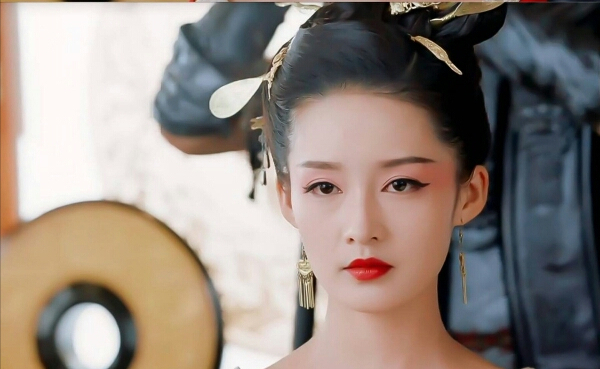 10對酷似雙胞胎的明星，祖藍金星神似姐妹，李沁孫怡傻傻分不清