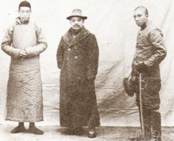 國軍上將起義，建國後不願出來當官，靠養百餘隻雞自食其力