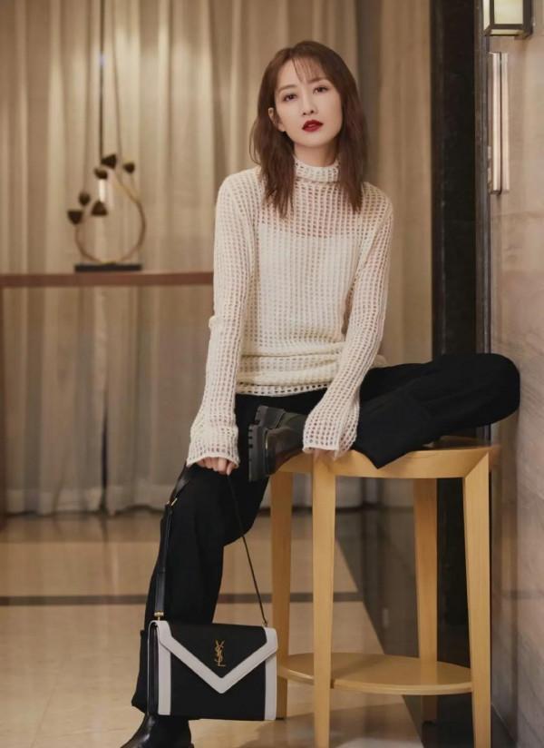 有喜歡王鷗的嗎？這麼看確實和楊冪有的一拼