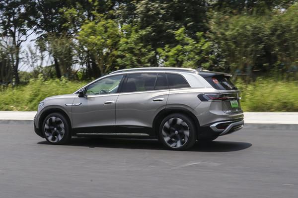 真·&quot;特供車&quot;，操控依然很&quot;燃油&quot;，一汽-大眾ID.6 CROZZ搶鮮試駕