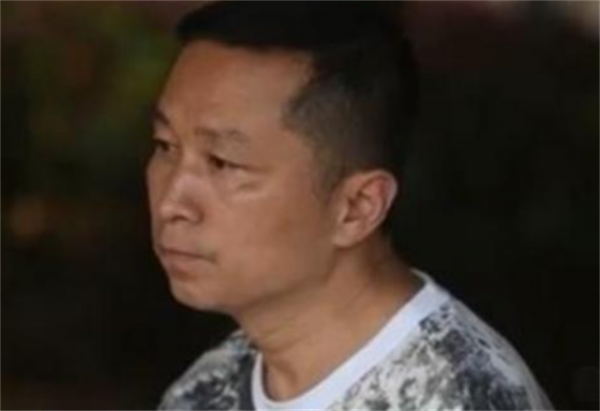 姚志剛:辭去銀行行長自主創業,虧損230萬後卻因送外賣走紅 姚志剛:辭去銀行行長自主創業,虧損230萬後卻因送外賣走紅