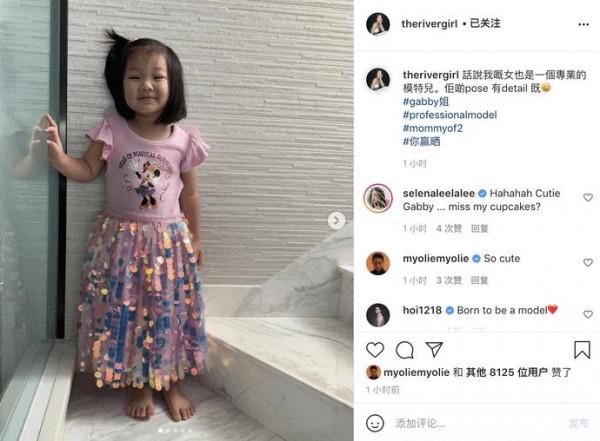 李亞男曬大女兒照片，俏皮擺拍似超模，五官遺傳爸爸王祖藍