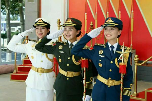贊中國女兵