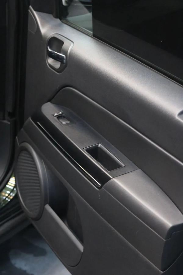 怪獸修車：翻新一輛“破爛不堪”的吉普指南者，滿血復活變新車