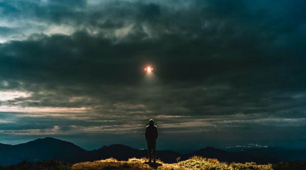 美軍重啟UAP調查,究竟發現了什麼?美情報總監:11月參與UFO會議 美軍重啟UAP調查,究竟發現了什麼?美情報總監:11月參與UFO會議