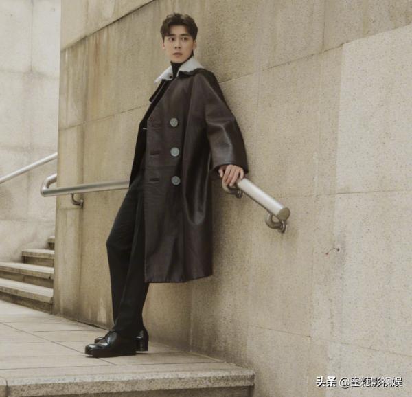 李易峰顏值回春？最新穿搭不輸超模？網友：無人生還的水平