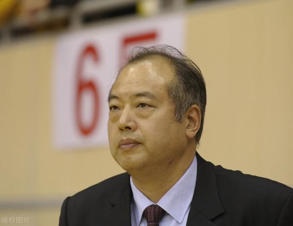 吳前的故事：被稱為中國庫裡，放棄富二代盼冠軍，打球乾淨球品好