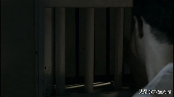 高智商的犯人，只靠報紙和毛毯，居然成功越獄，越獄真實事件