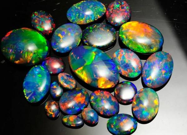 尋寶大洋洲•“坐在礦車上”的寶石之國