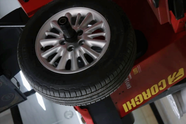 怪獸修車：翻新一輛“殘破不堪”08年大捷龍，最終滿血復活變新車