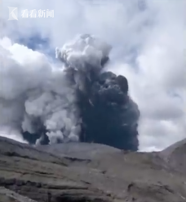 日本阿蘇火山噴發 滾滾煙塵衝上約3500米高空
