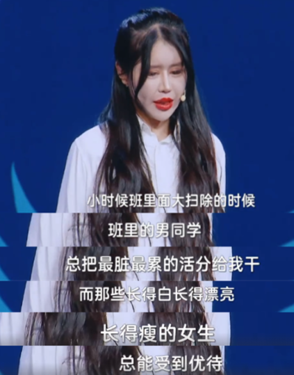 “真人芭比”周楚娜：2年半歷經100多次手術，一張臉抵一輛跑車