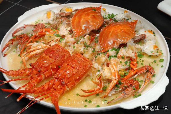 春節來客人，這樣請客很有面子，龍蝦鮑魚螃蟹都有，不到2000元