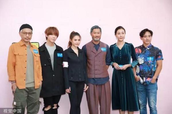 吳綺莉終於捨得打扮自己,穿絲絨長裙像貴婦,精神狀態飽滿 吳綺莉終於捨得打扮自己,穿絲絨長裙像貴婦,精神狀態飽滿