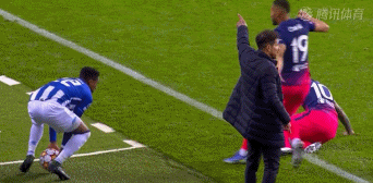 火爆！歐冠2戰3次衝突+4人染紅，中超舊將揮鐵拳，西蒙尼暴怒
