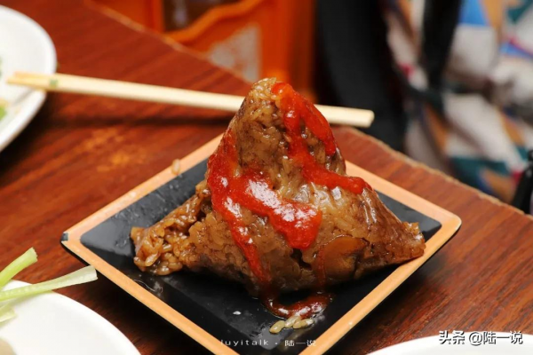 沙蟲沙茶麵好好吃，加肉筋，一碗只要25元，我在廈門八市吃到了