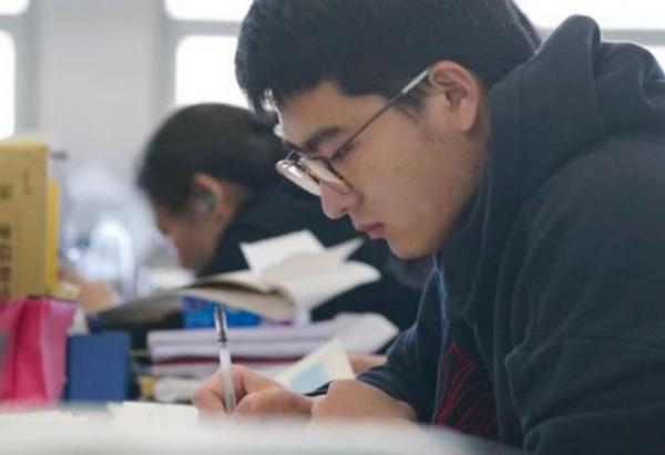 研究生:為什麼導師總在勸我“讀博”?為我好還是另有隱情? 研究生:為什麼導師總在勸我“讀博”?為我好還是另有隱情?