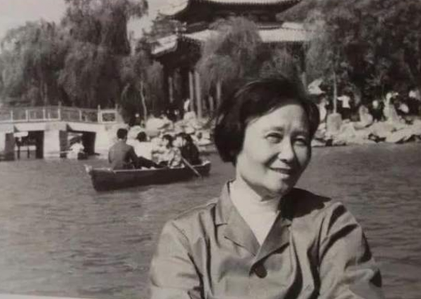 謝飛:參加過萬里長征,22歲嫁劉少奇,4年後離婚,一生再未嫁 謝飛:參加過萬里長征,22歲嫁劉少奇,4年後離婚,一生再未嫁