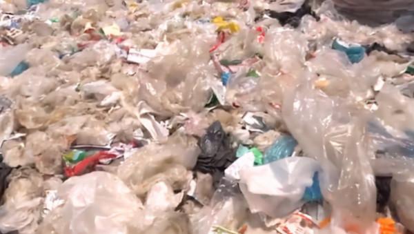 孟加拉國首都變成垃圾廠,生命之後裡沒有一條活魚 孟加拉國首都變成垃圾廠,生命之後裡沒有一條活魚