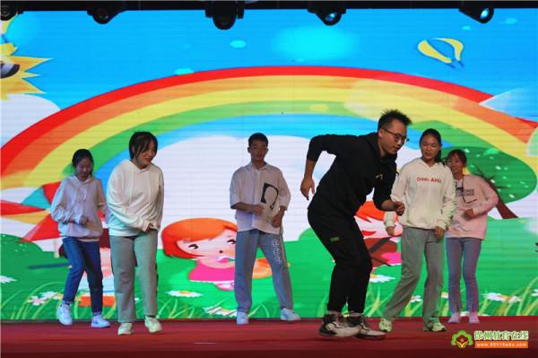 江蘇省大許高階中學2021年中秋國慶晚會圓滿舉行