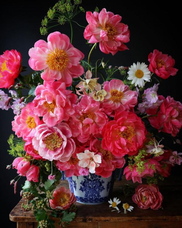 中秋插花，花團錦簇繁花似錦、月圓人團圓