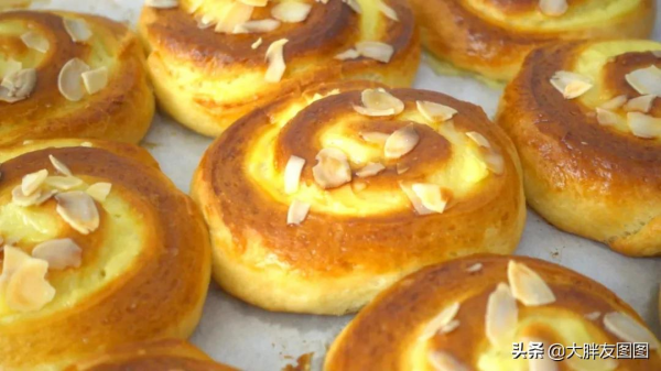 揭秘!奶油卷的家常做法,軟到不知所措,快要捏不住 揭秘!奶油卷的家常做法,軟到不知所措,快要捏不住