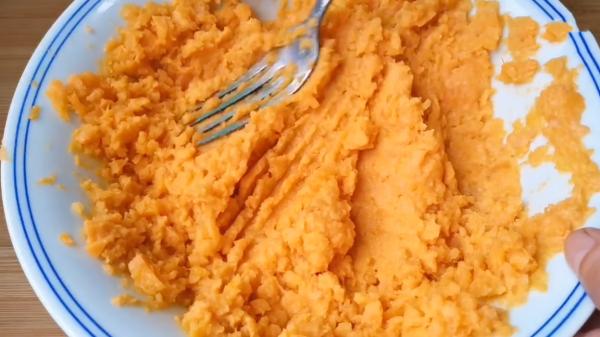 秋日忌寒涼,多吃3紅3白,少吃2綠,潤肺去秋燥,一家老小身體棒 秋日忌寒涼,多吃3紅3白,少吃2綠,潤肺去秋燥,一家老小身體棒