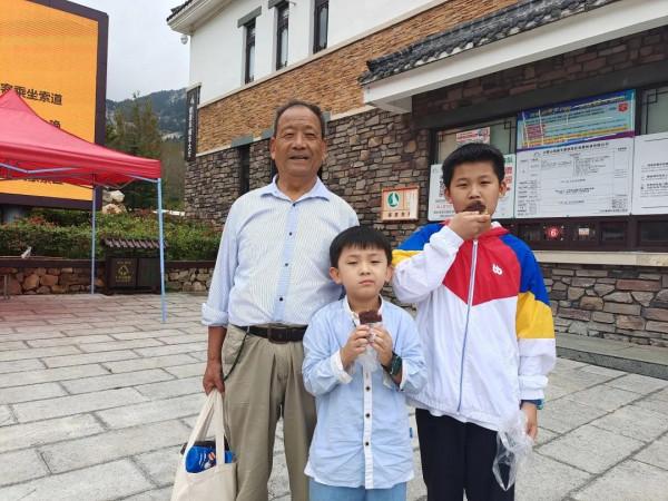 雨後天晴絕美雲海惹人醉!超大月餅免費吃!盡享中秋團圓之樂! 雨後天晴絕美雲海惹人醉!超大月餅免費吃!盡享中秋團圓之樂!