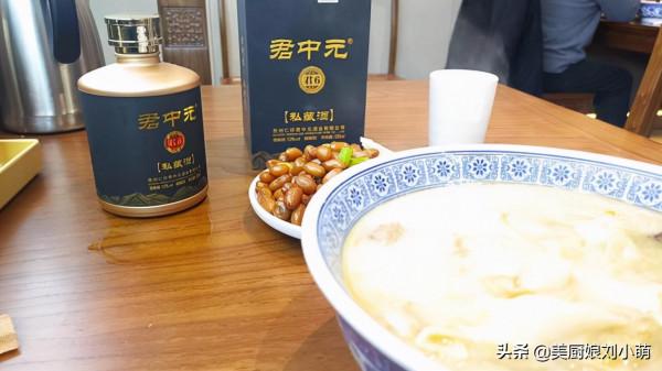 中國4大“怪酒”，因太醜擺貨架底層無人理，口感卻堪比一線酒