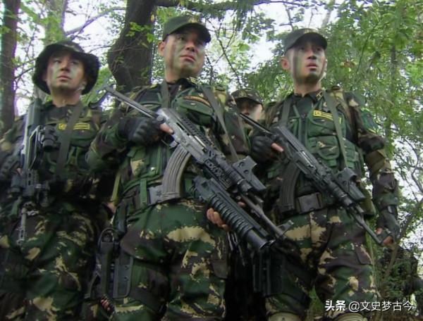 《王牌部隊》高開低走,道具失真劇情拖沓,落了軍旅偶像劇的俗套 《王牌部隊》高開低走,道具失真劇情拖沓,落了軍旅偶像劇的俗套