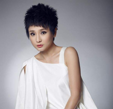 孔琳:王全安為蔣雯麗把她拋棄,7年戀人又把她拋棄,52歲還未婚 孔琳:王全安為蔣雯麗把她拋棄,7年戀人又把她拋棄,52歲還未婚