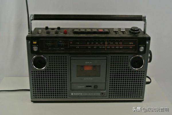三洋 M-9980收錄機，是一款短小、中等大小的70年代行動式音響