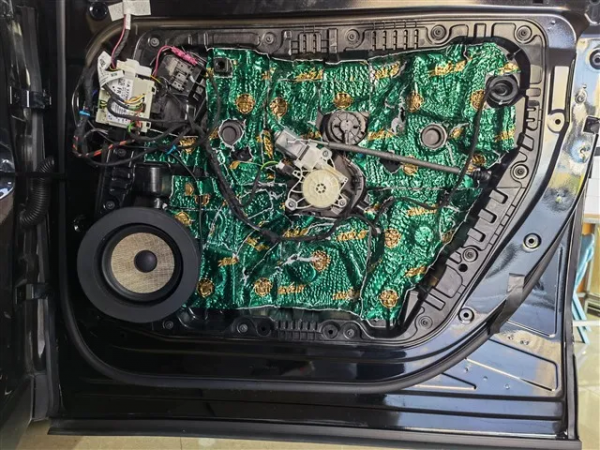 賓士GLB200音響改裝勁浪亞麻兩分頻 9單元系統更配豪車段位