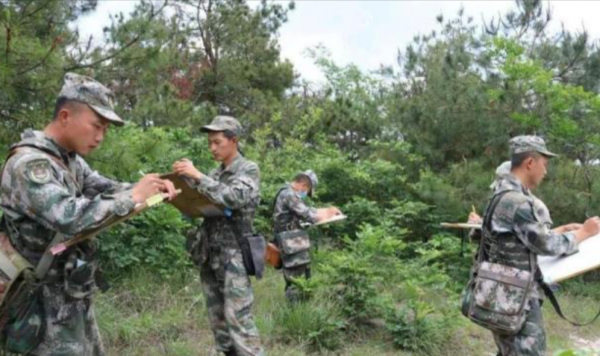 拿手指比就知敵軍位置,2000米內零誤差,偵察兵如何定位座標? 拿手指比就知敵軍位置,2000米內零誤差,偵察兵如何定位座標?