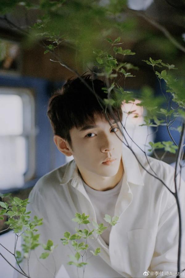 嚴肅護膚 | 讓趙麗穎誇漂亮的嘴，到底要下多少功夫