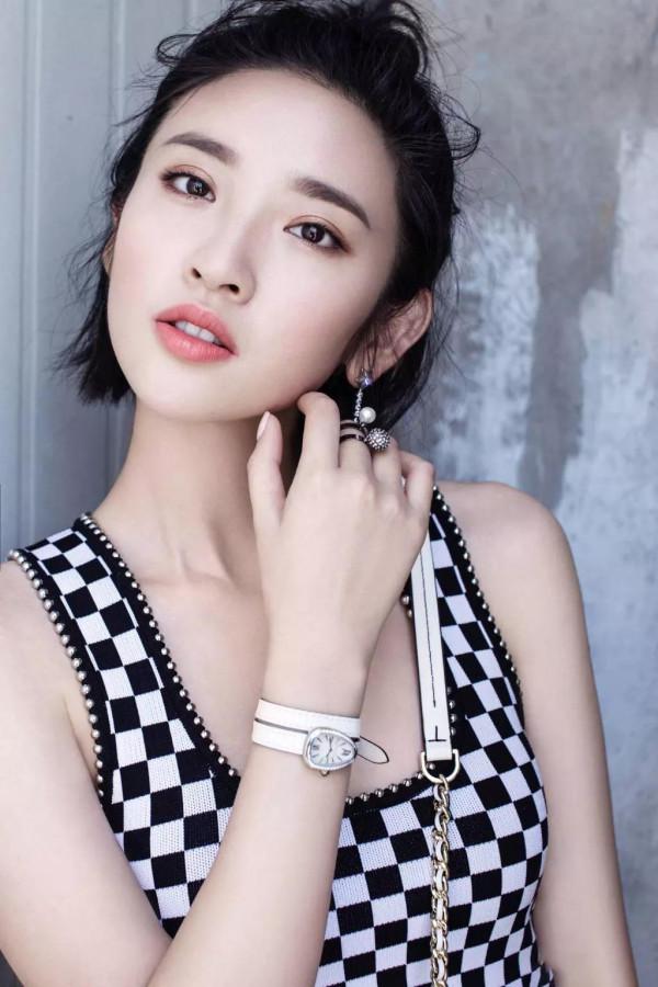 俏皮可愛唐藝昕 俏皮可愛唐藝昕