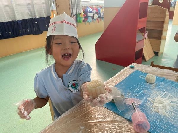 墨子巷幼兒園沿江分部做月餅慶中秋弘揚傳統文化